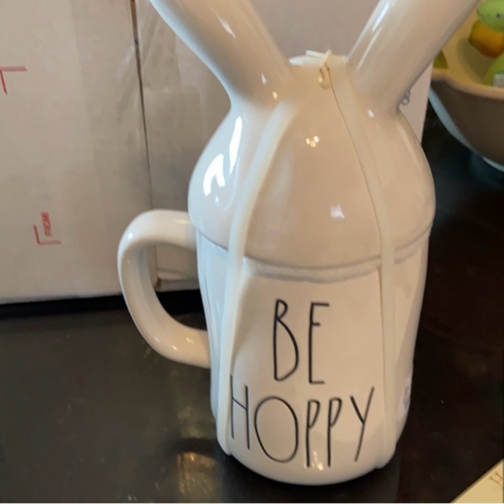 Final price accepted 🤍🤍 NWT Rae Dunn Don’t worry be Hoppy mug and topper